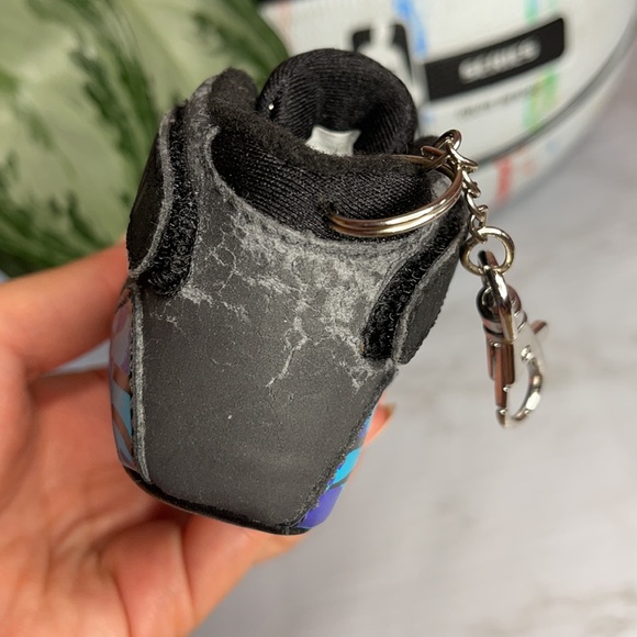 Nike Air Jordan- Aqua 8 Keychain - Picture 8 of 11
